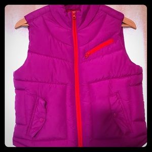 Comfy Vest. Only worn twice❤️🦋